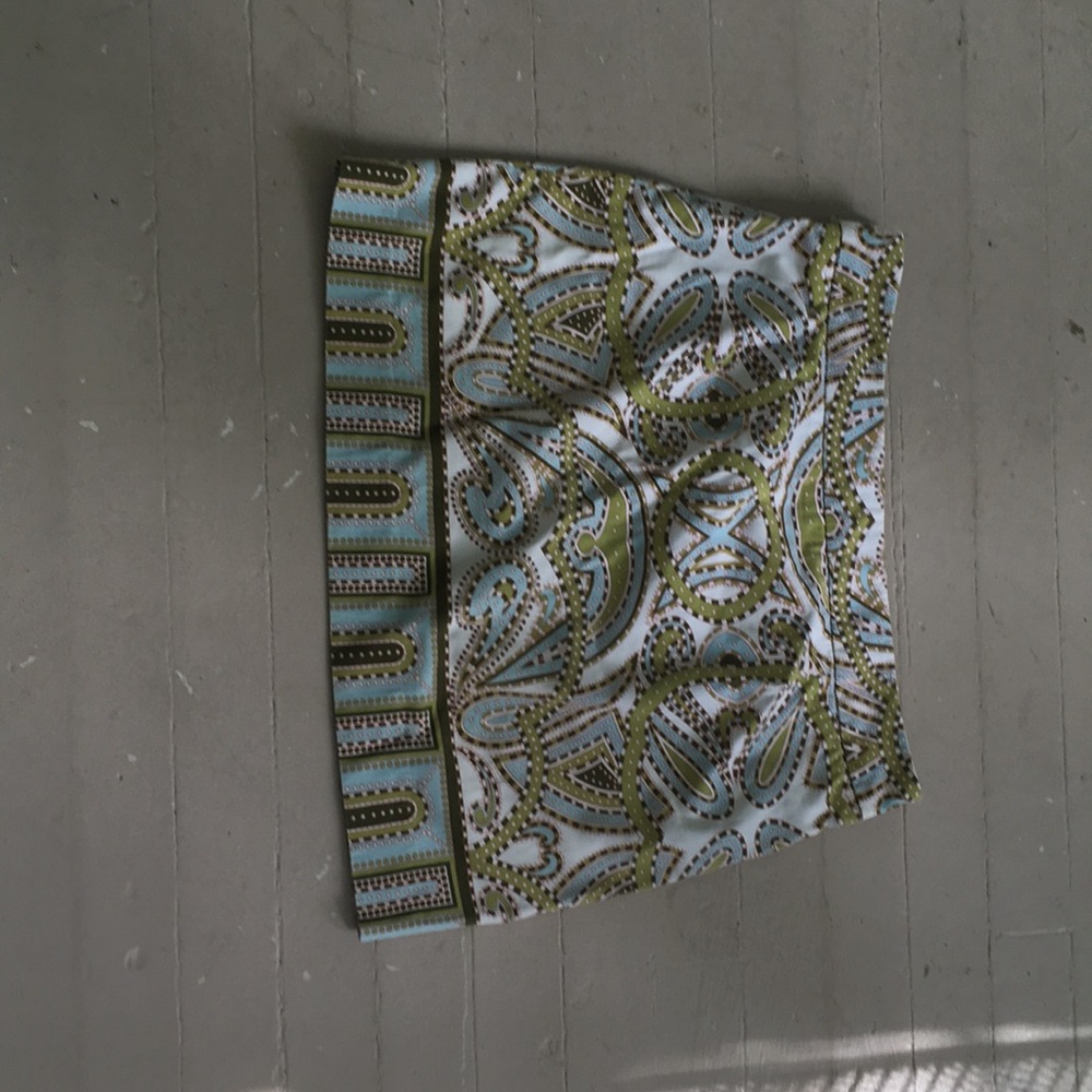 Patterned mini skirt